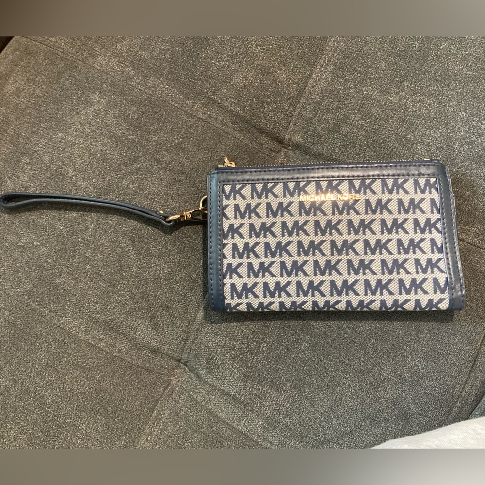 Michael Kors Adele logo smartphone wallet